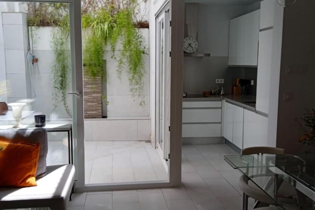 El Patio De Nervion. Apartman Sevilla Kültér fotó